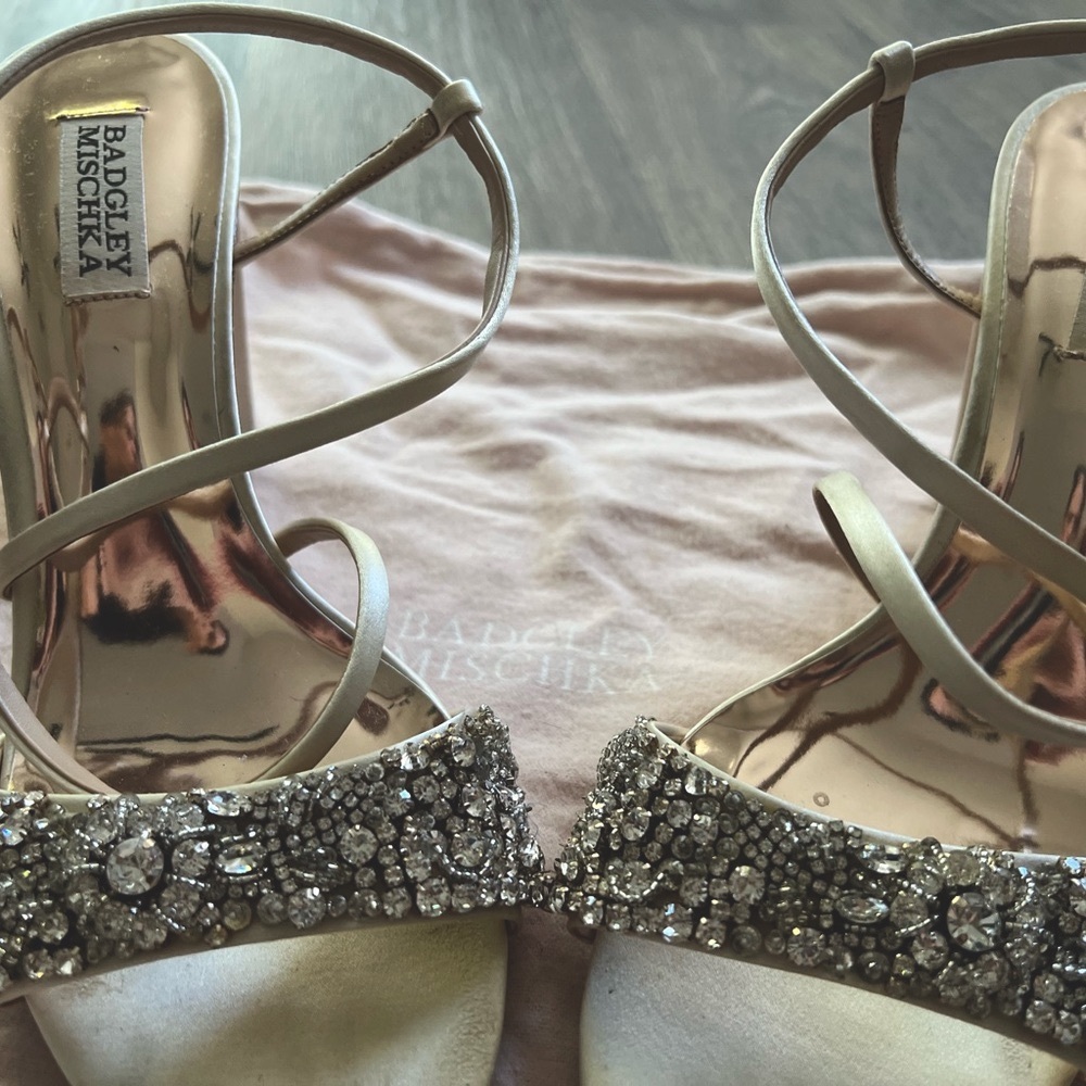 Badgley Mischka Designer Wedding Heels - size 9. Only worn once!